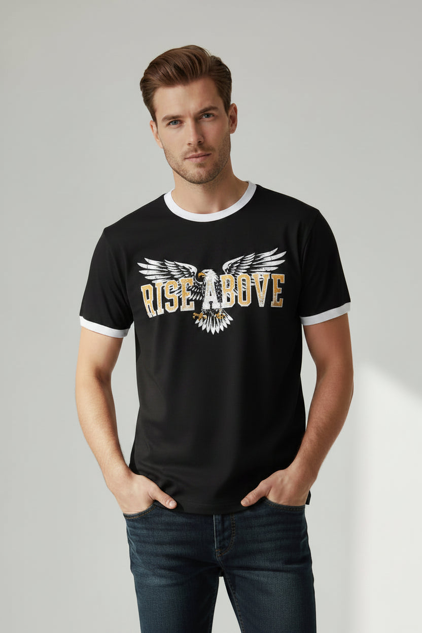Tricou la baza gatului