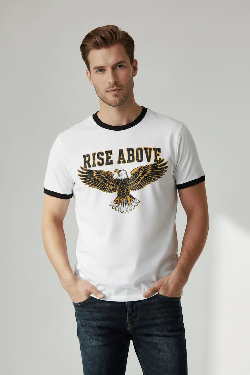 Tricou la baza gatului