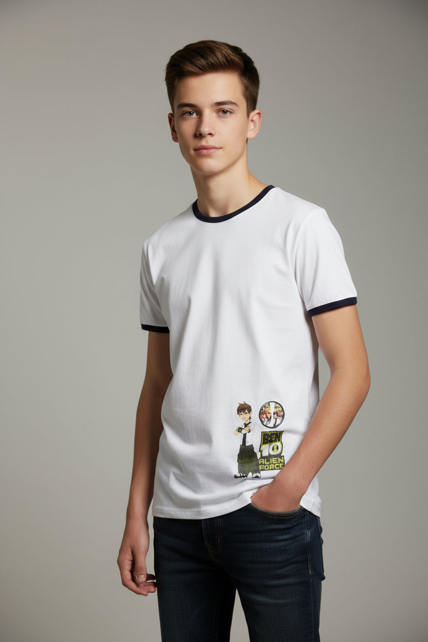 Tricou la baza gatului